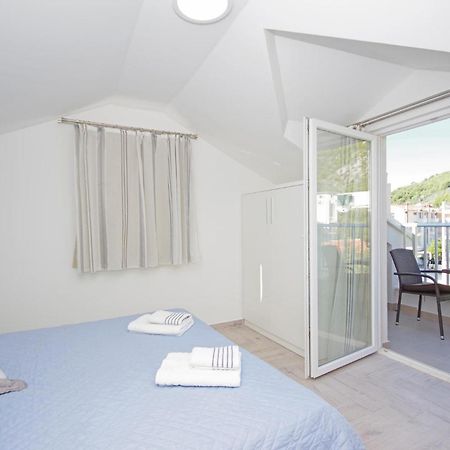 Awesome Home In Drvenik With Wifi Bagian luar foto