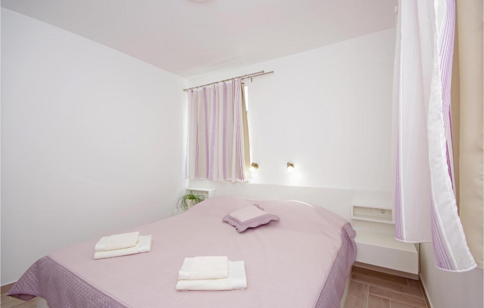 Awesome Home In Drvenik With Wifi Bagian luar foto